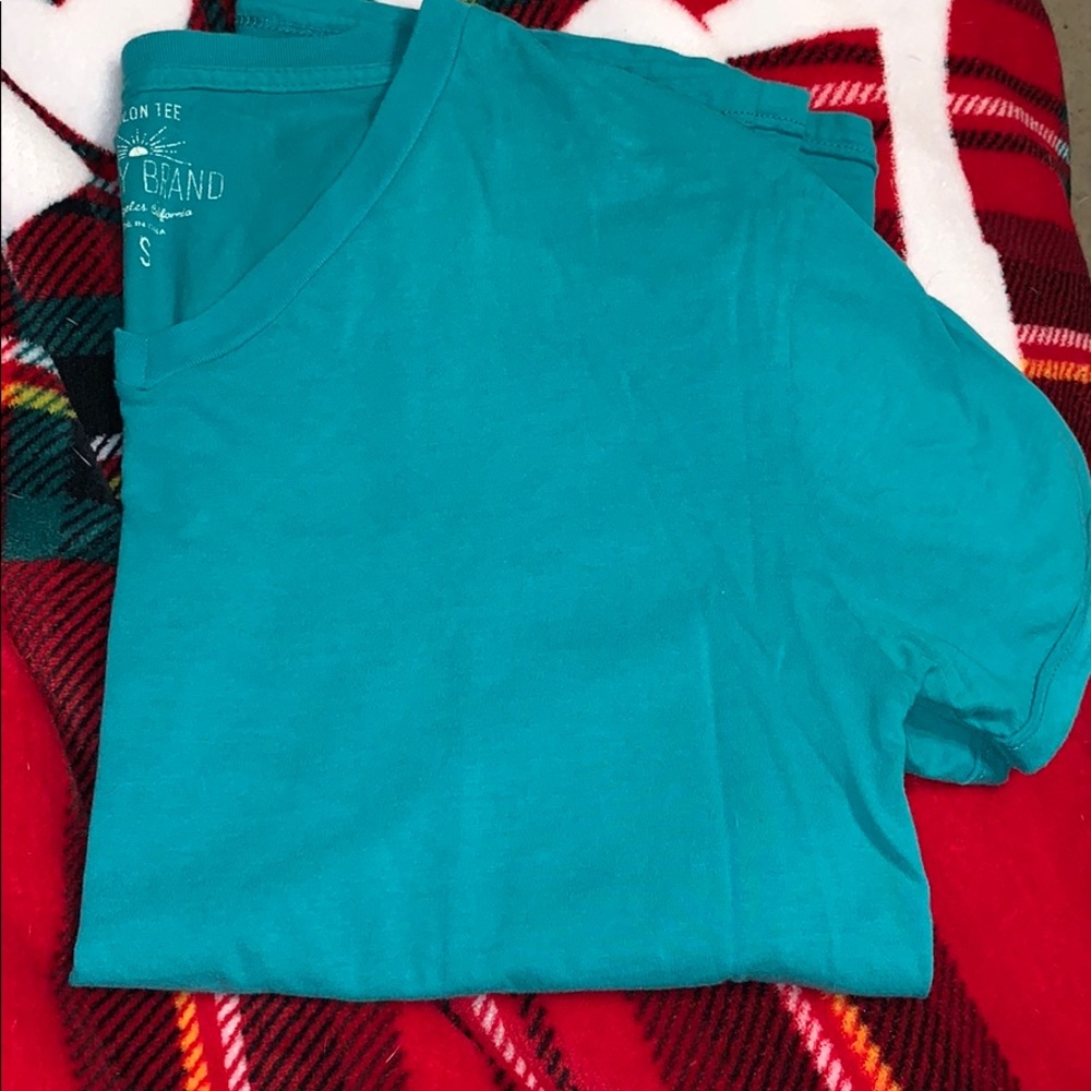 Lucky Brand Men’s Vneck T-shirt In turquoise🍀